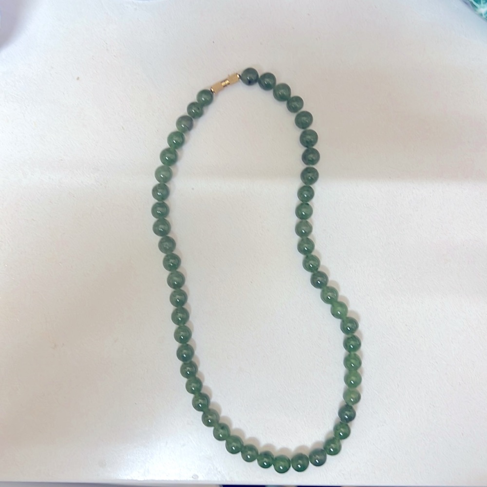 Authentic Vintage Estate Green Jade Bead Necklace